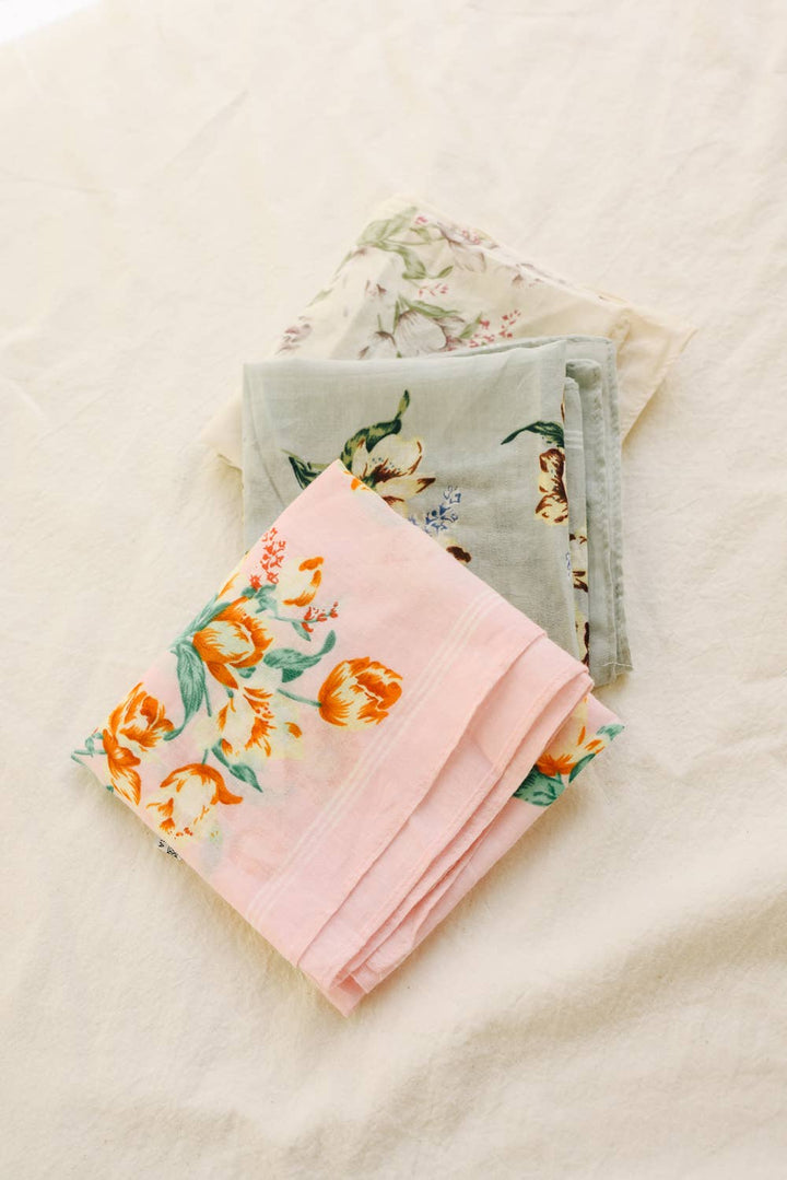 High-Quality Orchid Pattern Bandana - Ideal for All Seasons: Mauve
